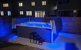 Paradise Villa Bowmanville